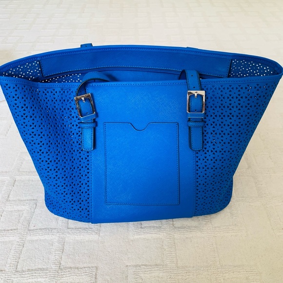 Tignanello Handbags - A beautiful blue color bag!